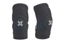 Фото: Защита колена FUSE Alpha Sleeve, размер XL, Черный